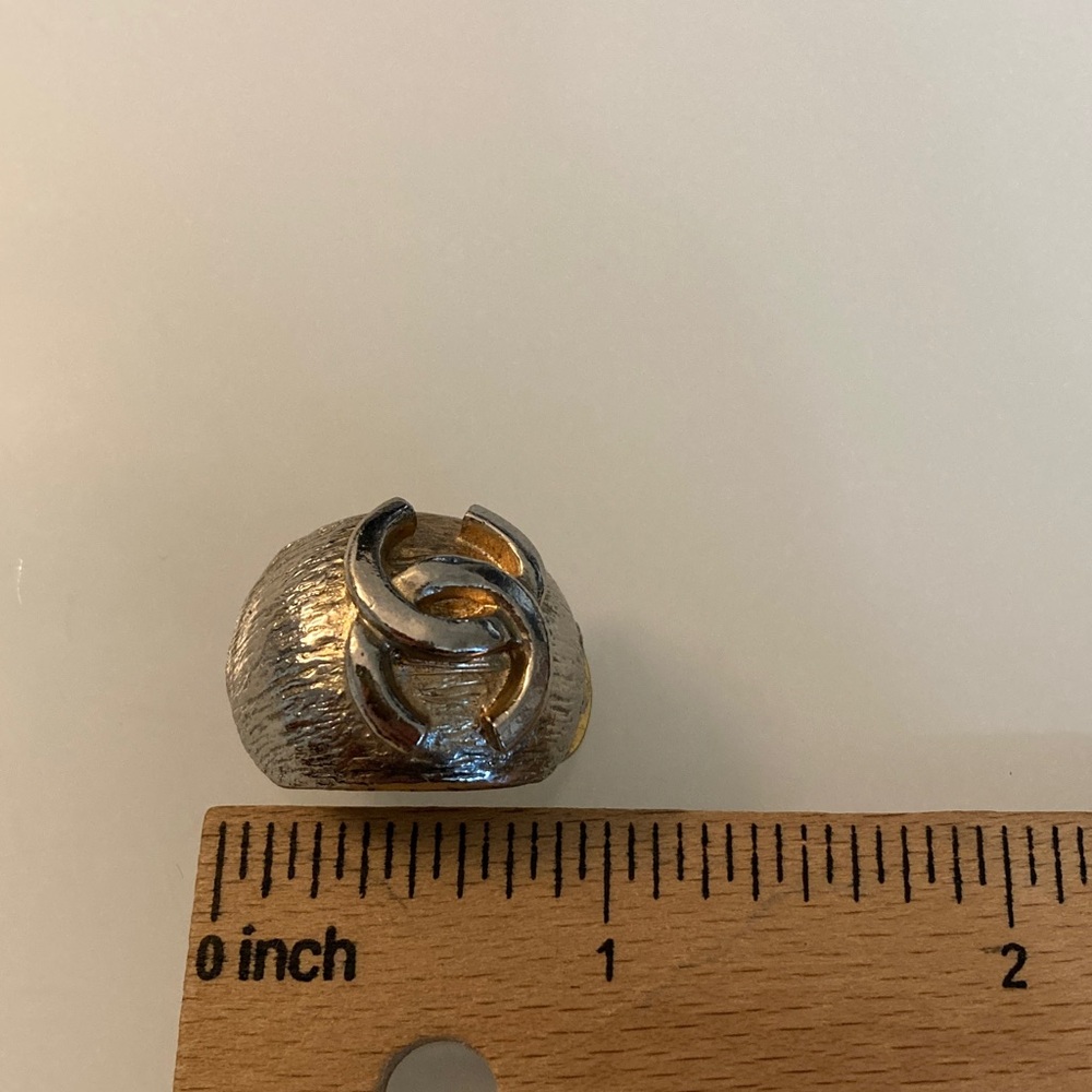 Chanel Single Earring Vintage Clip On - Picture 9 of 9